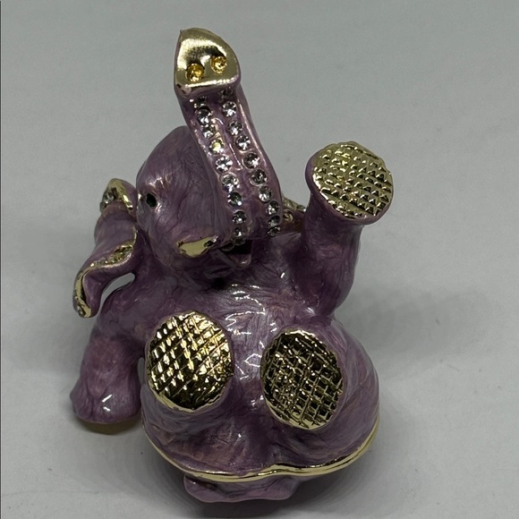 Rare Lilac Purple and Golden rhinestone Elephant secret stash trinket box - Picture 11 of 16
